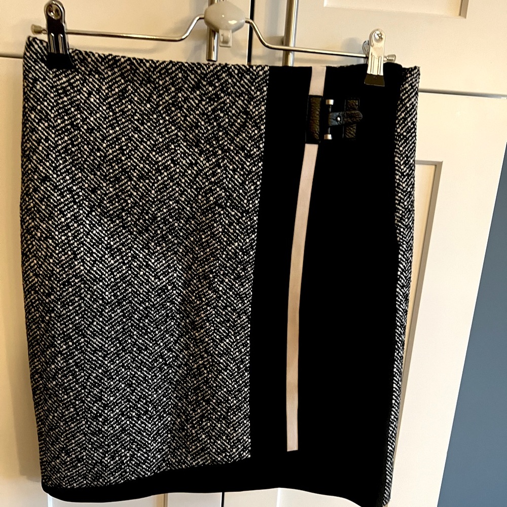 White House Black Market Herringbone tweed faux wrap skirt. Size 0.